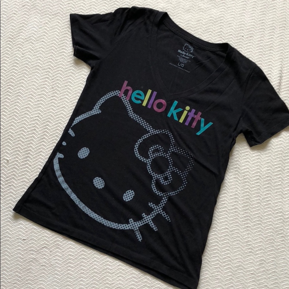Black hello kitty v-neck tee